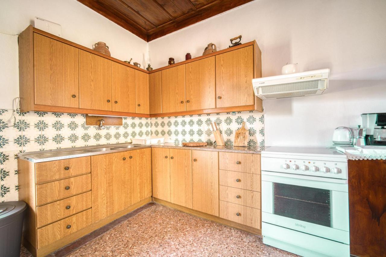 Serenity View - Traditional Village Apartment Kouses Extérieur photo