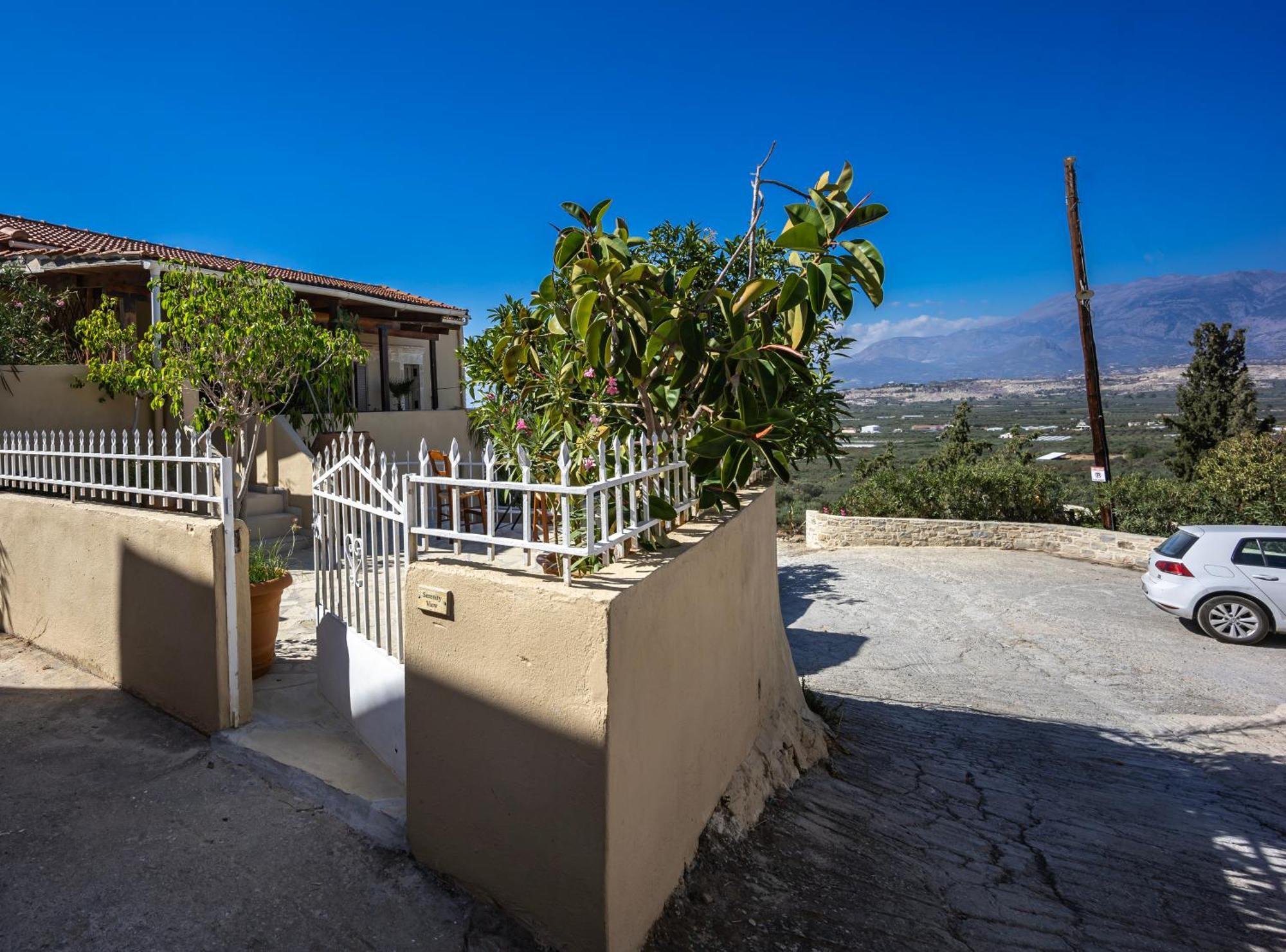 Serenity View - Traditional Village Apartment Kouses Extérieur photo