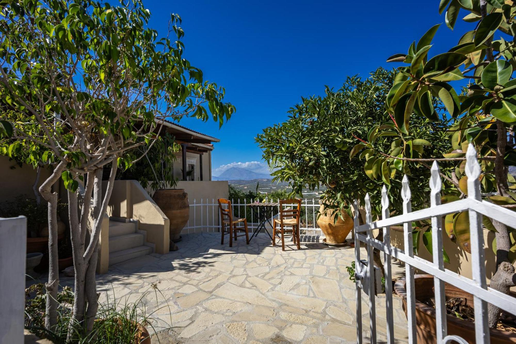 Serenity View - Traditional Village Apartment Kouses Extérieur photo