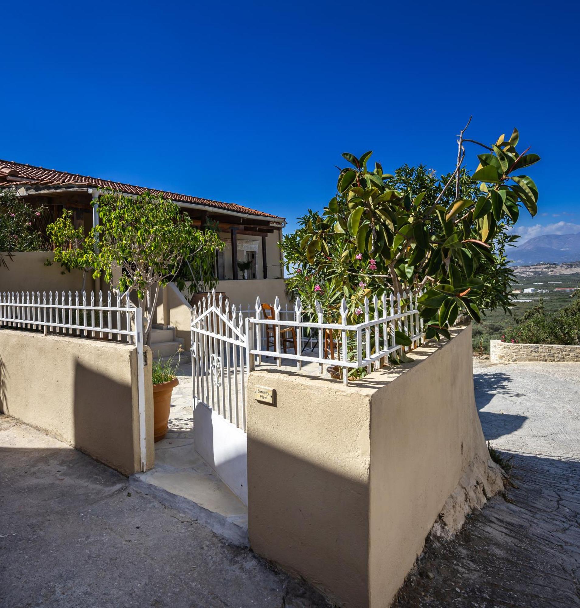 Serenity View - Traditional Village Apartment Kouses Extérieur photo